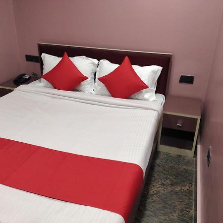 Oyo 16871 Anant Home Stay Шиллонг Екстер'єр фото