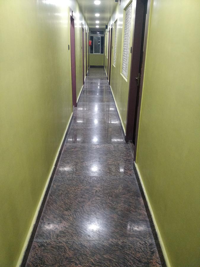 Oyo 16871 Anant Home Stay Шиллонг Екстер'єр фото