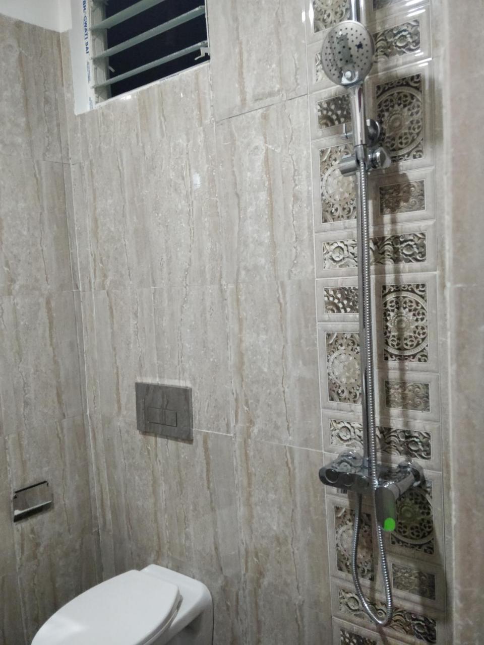 Oyo 16871 Anant Home Stay Шиллонг Екстер'єр фото