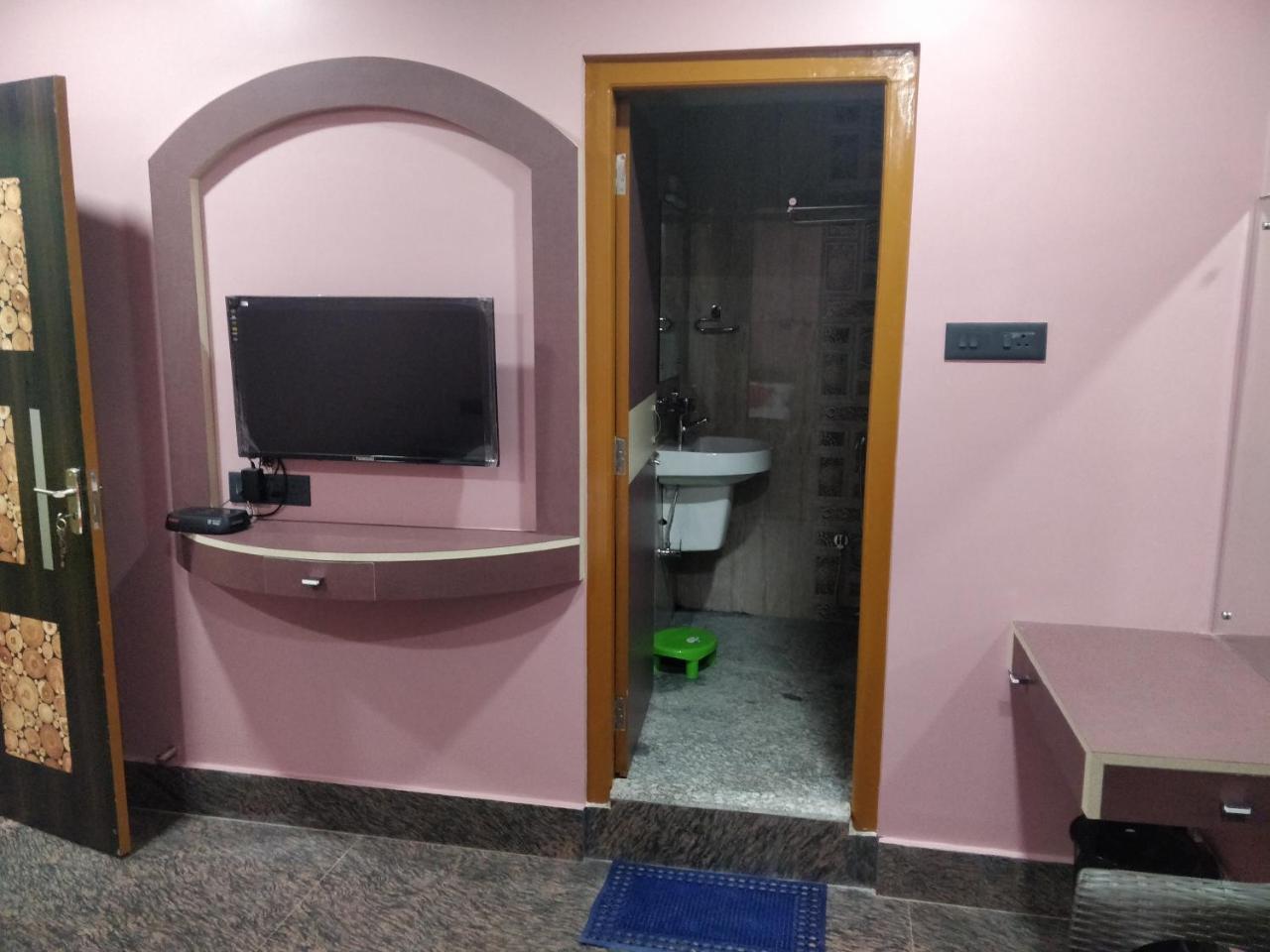 Oyo 16871 Anant Home Stay Шиллонг Екстер'єр фото