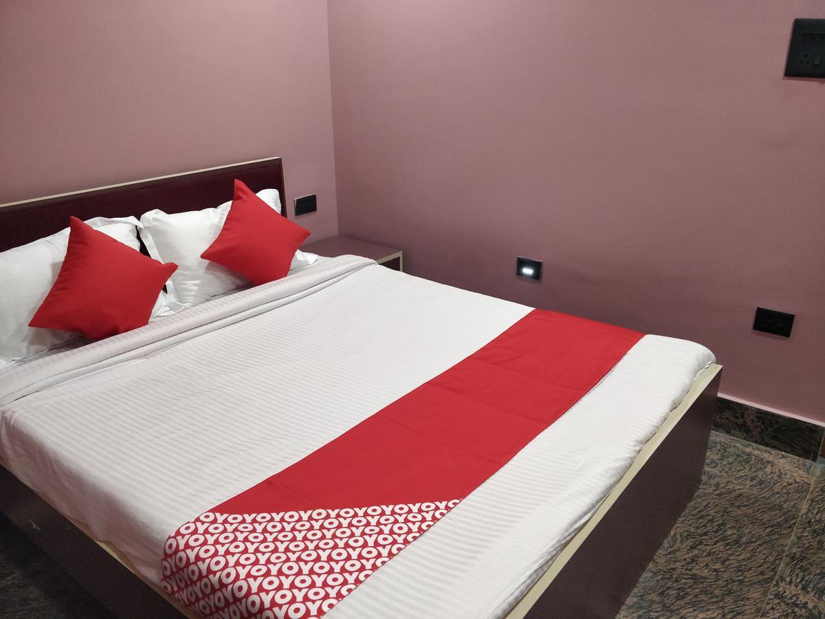 Oyo 16871 Anant Home Stay Шиллонг Екстер'єр фото