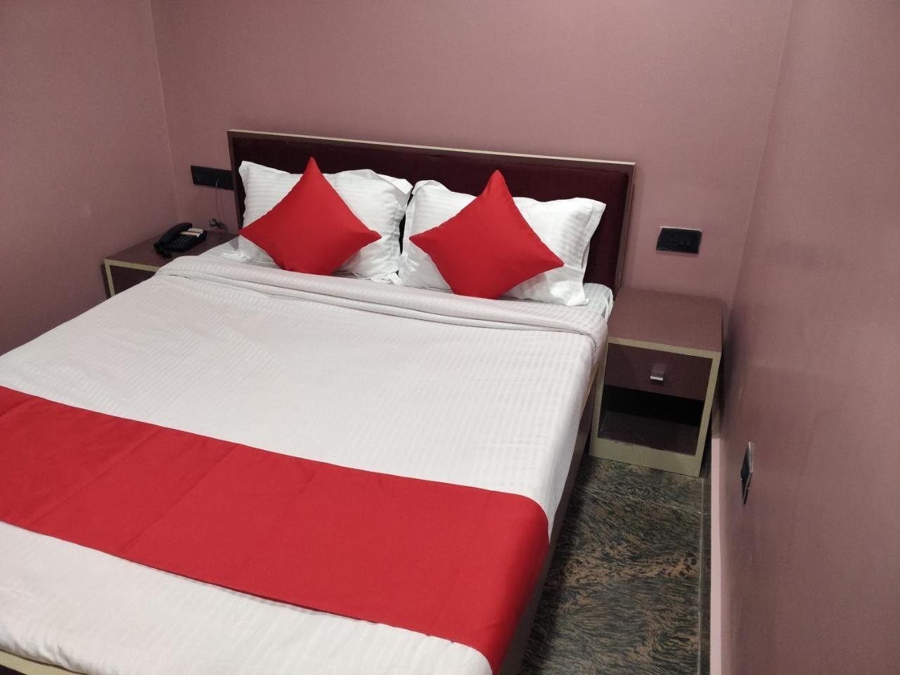 Oyo 16871 Anant Home Stay Шиллонг Екстер'єр фото
