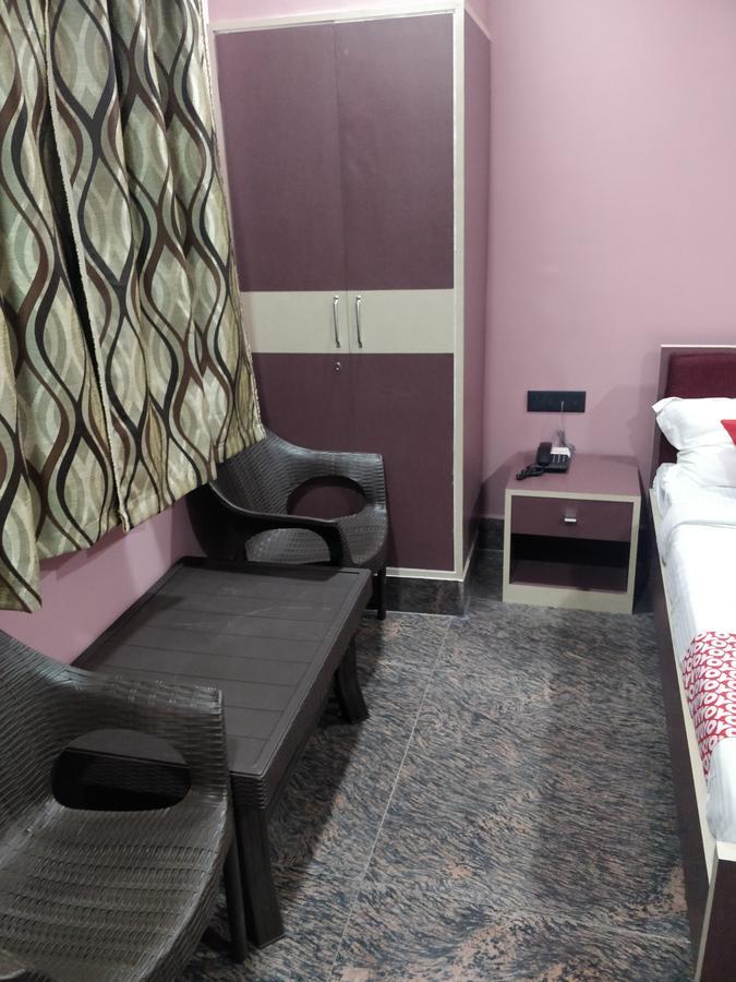 Oyo 16871 Anant Home Stay Шиллонг Екстер'єр фото